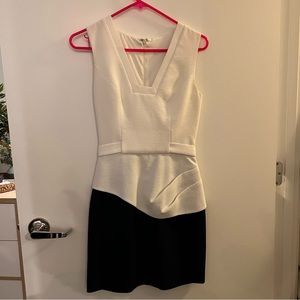 BNWOT Black Halo Crepe Mini Dress